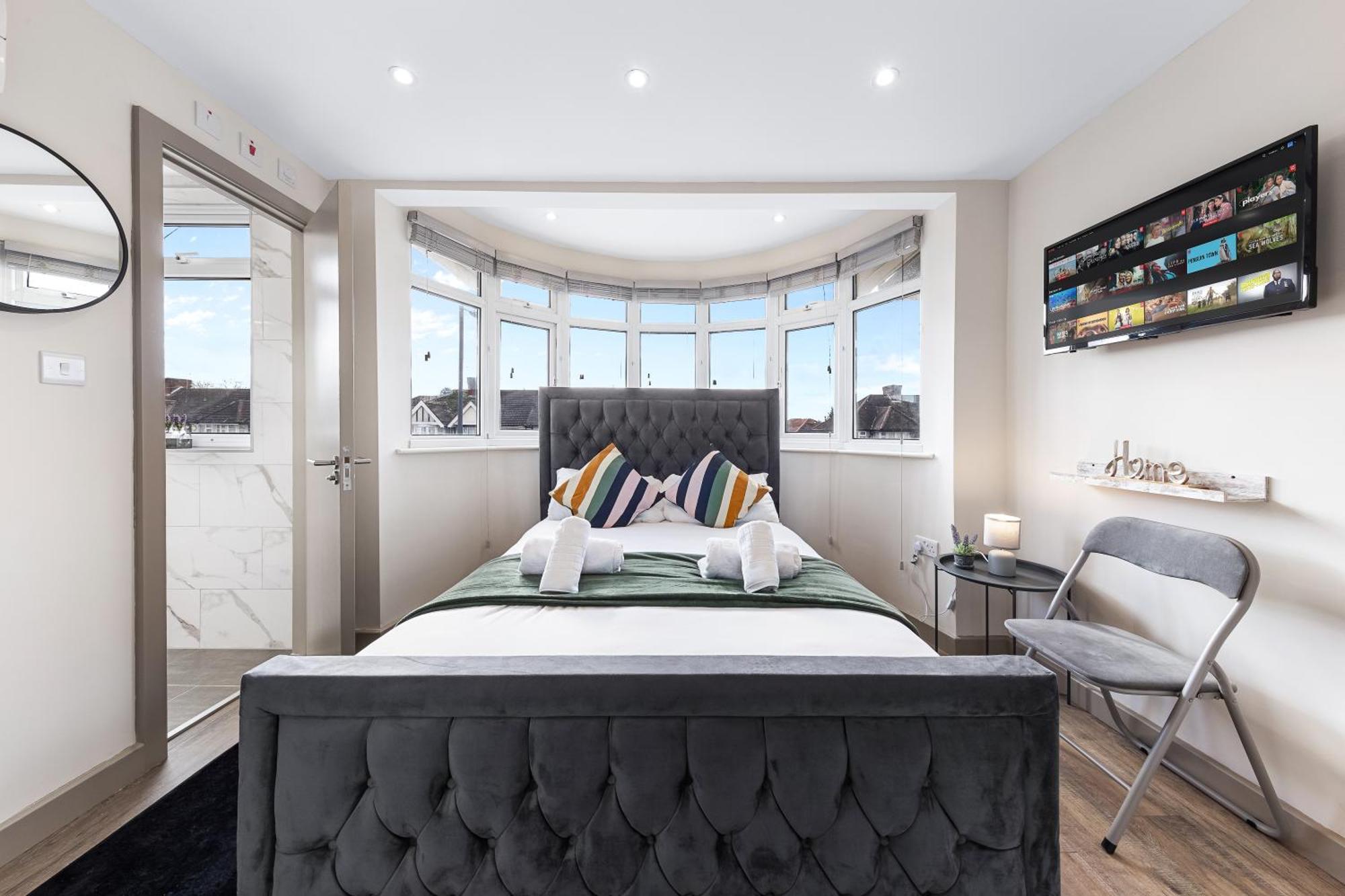 Serviced Ensuite Modern Studio - Sleeps 2 - Near Wembley Stadium - Good Transport Link To Central London - Harrow Ha3 Hatch End Bagian luar foto