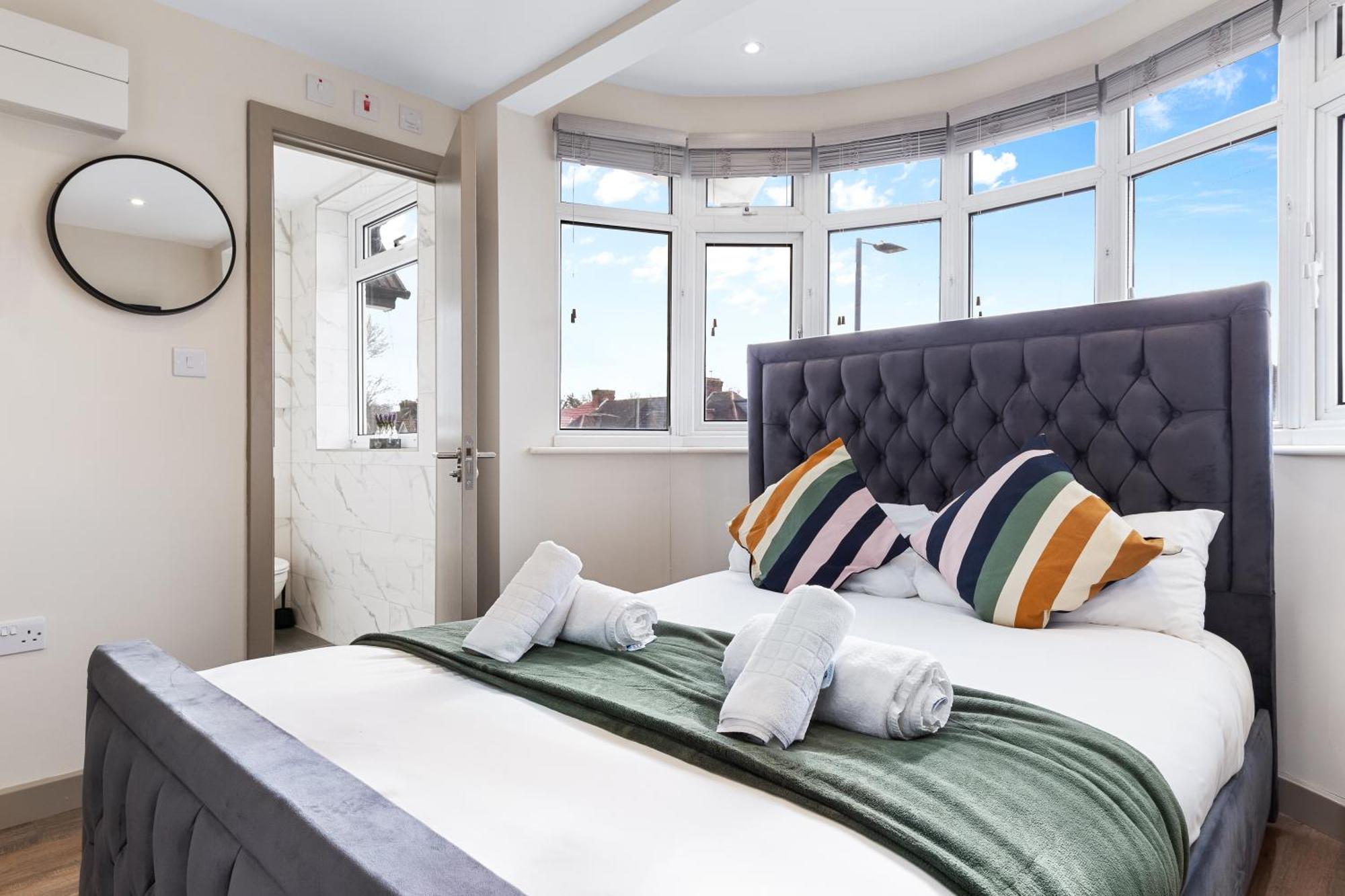 Serviced Ensuite Modern Studio - Sleeps 2 - Near Wembley Stadium - Good Transport Link To Central London - Harrow Ha3 Hatch End Bagian luar foto