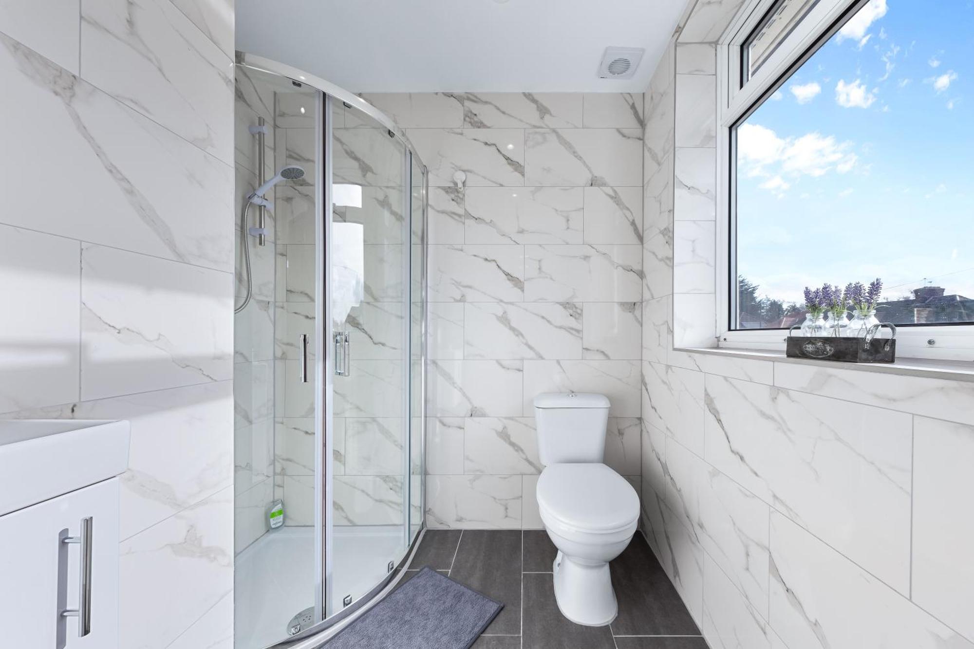 Serviced Ensuite Modern Studio - Sleeps 2 - Near Wembley Stadium - Good Transport Link To Central London - Harrow Ha3 Hatch End Bagian luar foto