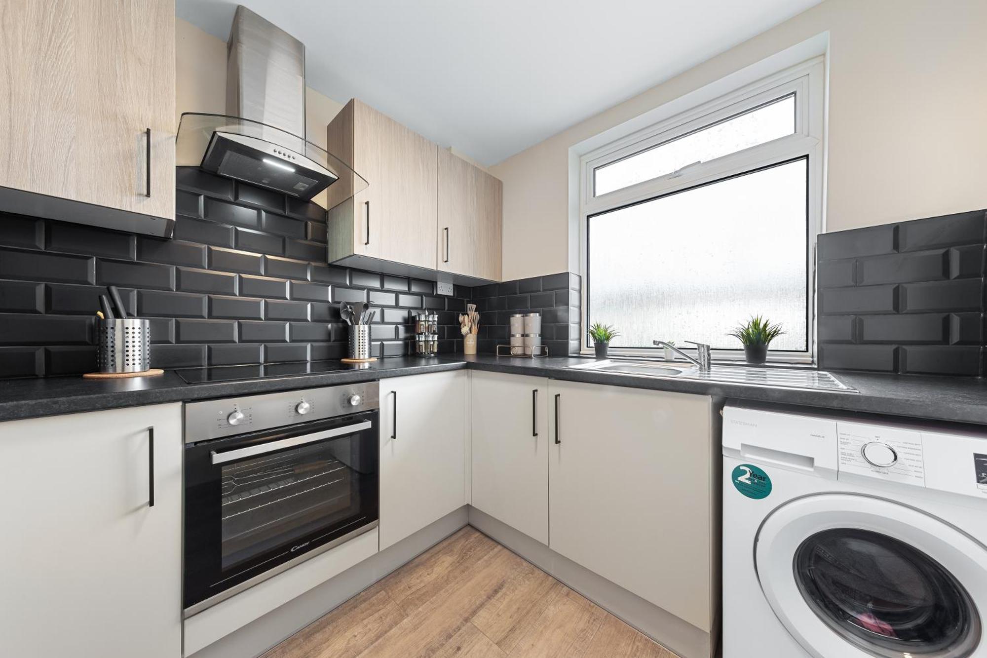 Serviced Ensuite Modern Studio - Sleeps 2 - Near Wembley Stadium - Good Transport Link To Central London - Harrow Ha3 Hatch End Bagian luar foto
